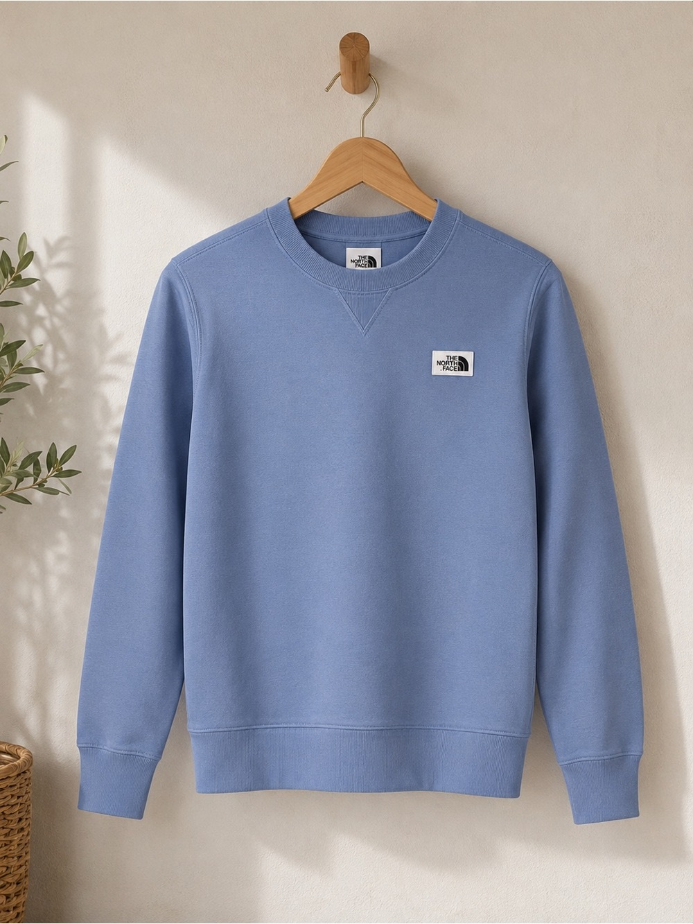 The North Face Women's Crewneck Sweatshirt - Dusty Blue Size XS